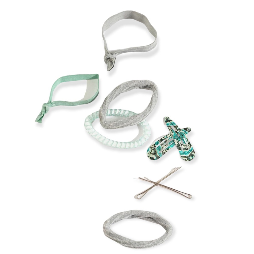 Francesca’s Mixed Hair Accessories Set